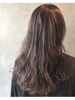 秋冬の髪は暗め？いいえ、それだけではありません！_20181107_2